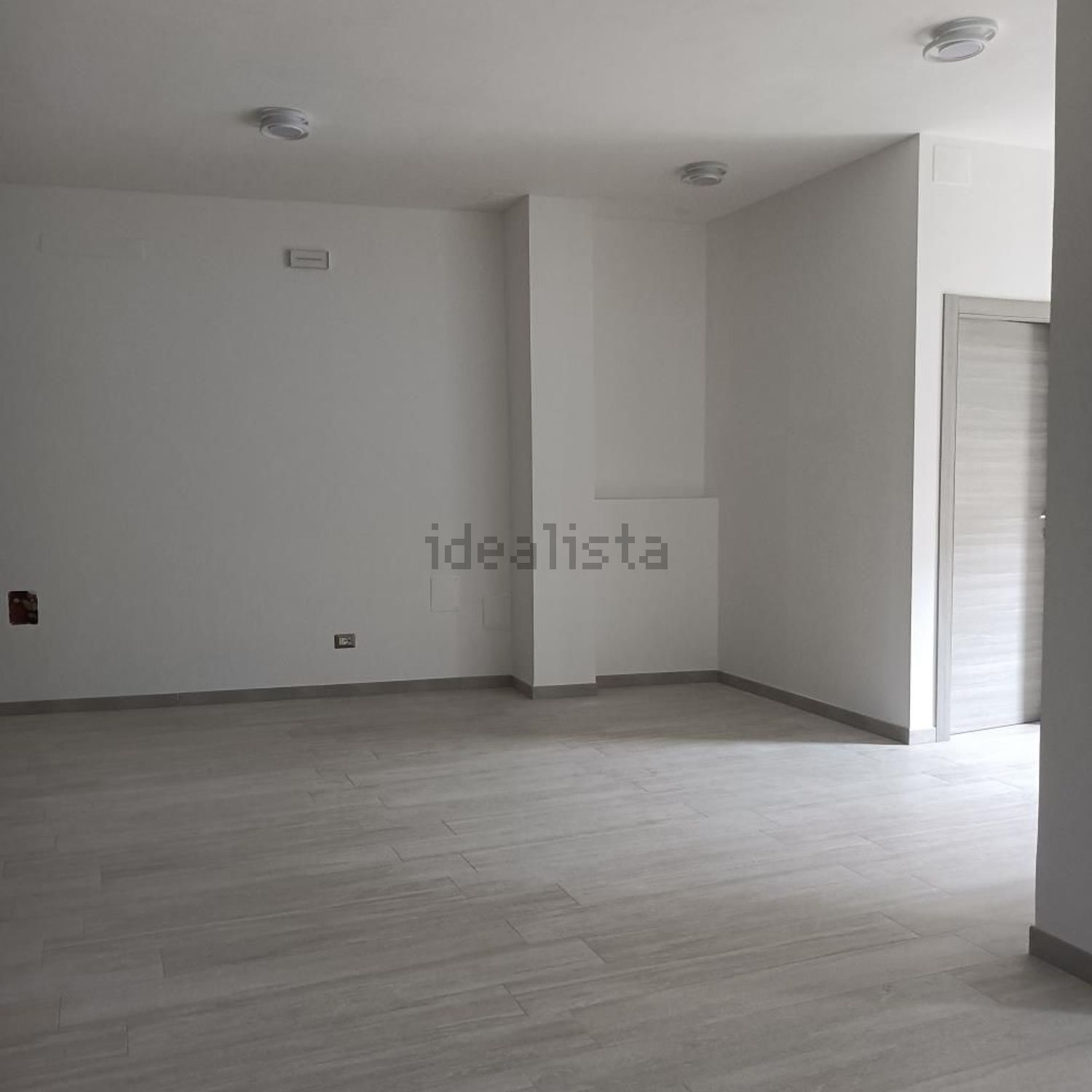 negozio in affitto ad Asti