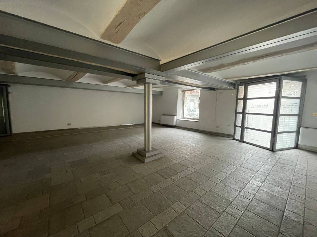 negozio in affitto ad Asti in zona Centro Città