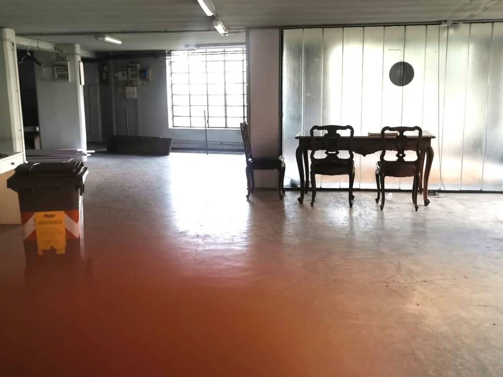 locale commerciale in affitto ad Asti