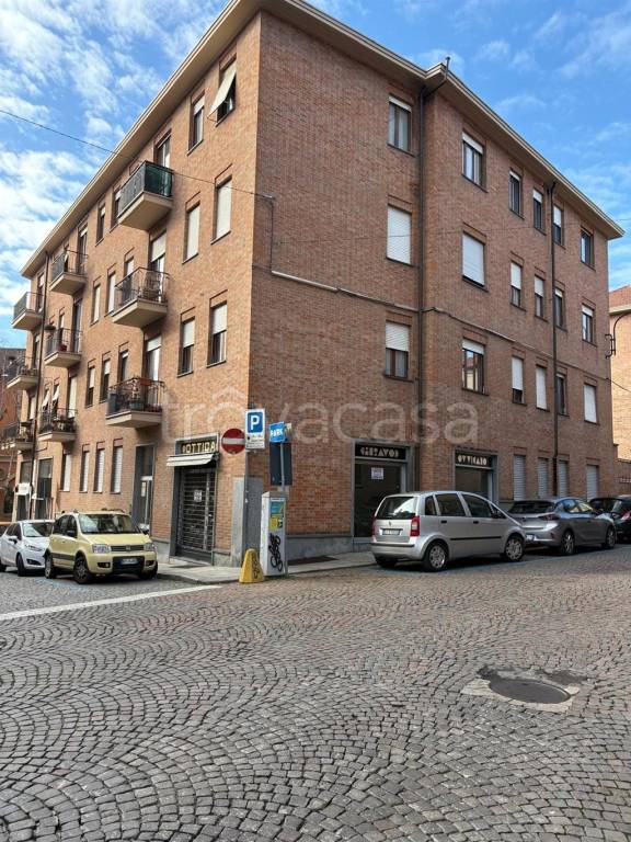 negozio in affitto ad Asti in zona Centro Città