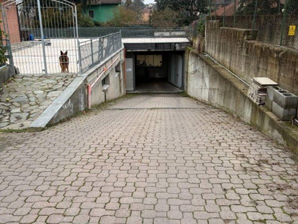 locale commerciale in affitto ad Asti