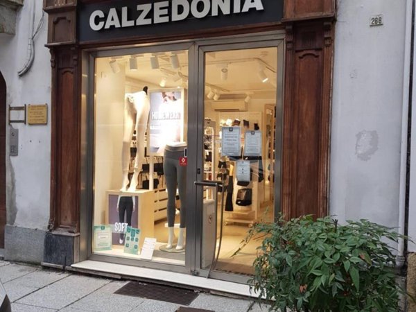 negozio in affitto ad Asti