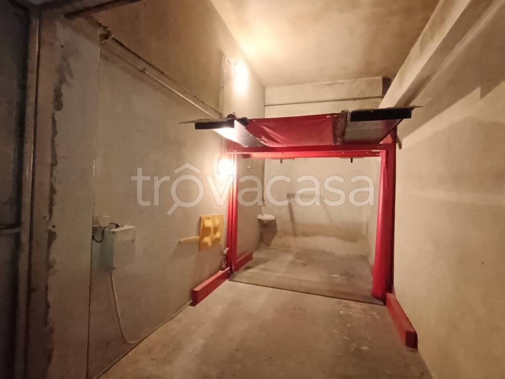 locale di sgombero in affitto ad Asti