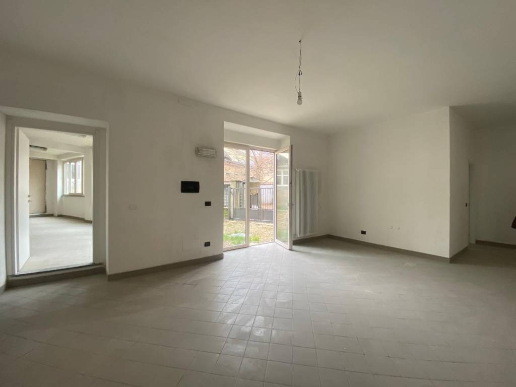 negozio in affitto ad Asti in zona Centro Città