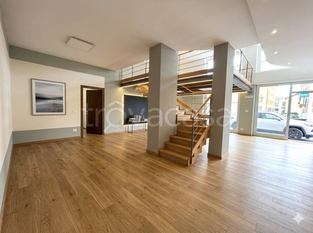 negozio in affitto ad Asti in zona Centro Città