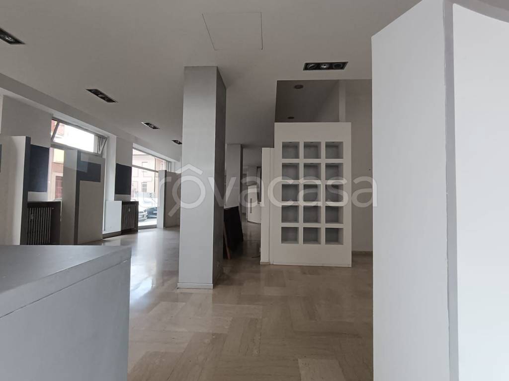 negozio in affitto ad Asti in zona Corso Dante
