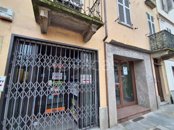 negozio in affitto ad Asti