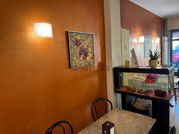 negozio in affitto ad Asti