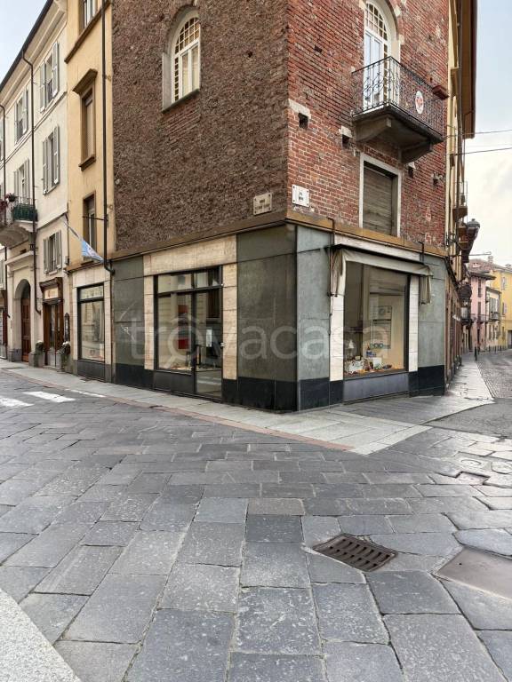 negozio in affitto ad Asti in zona Centro Città