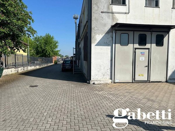 locale commerciale in affitto ad Asti in zona Quarto