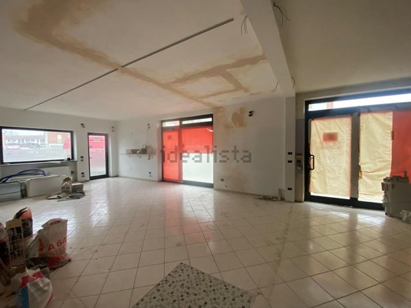 locale commerciale in affitto ad Asti in zona Rioscone
