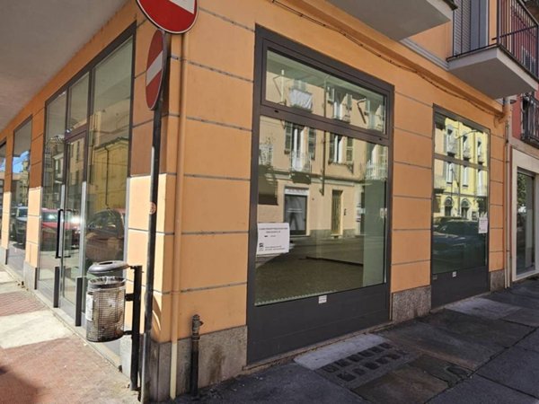 negozio in affitto ad Asti
