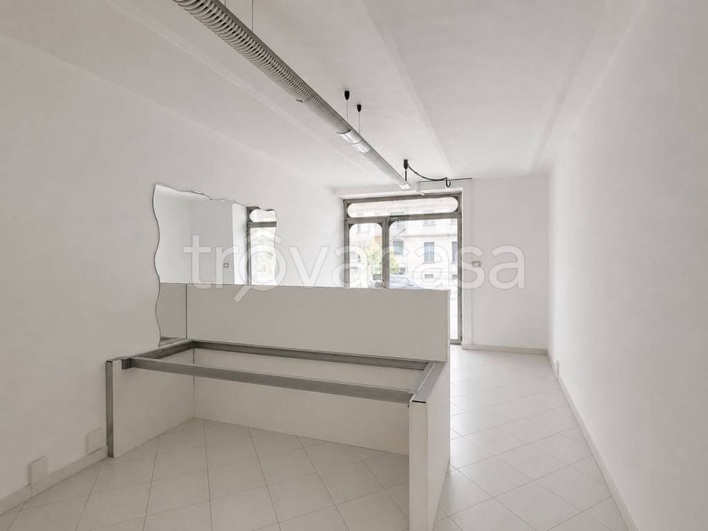 negozio in affitto ad Asti in zona Corso Dante