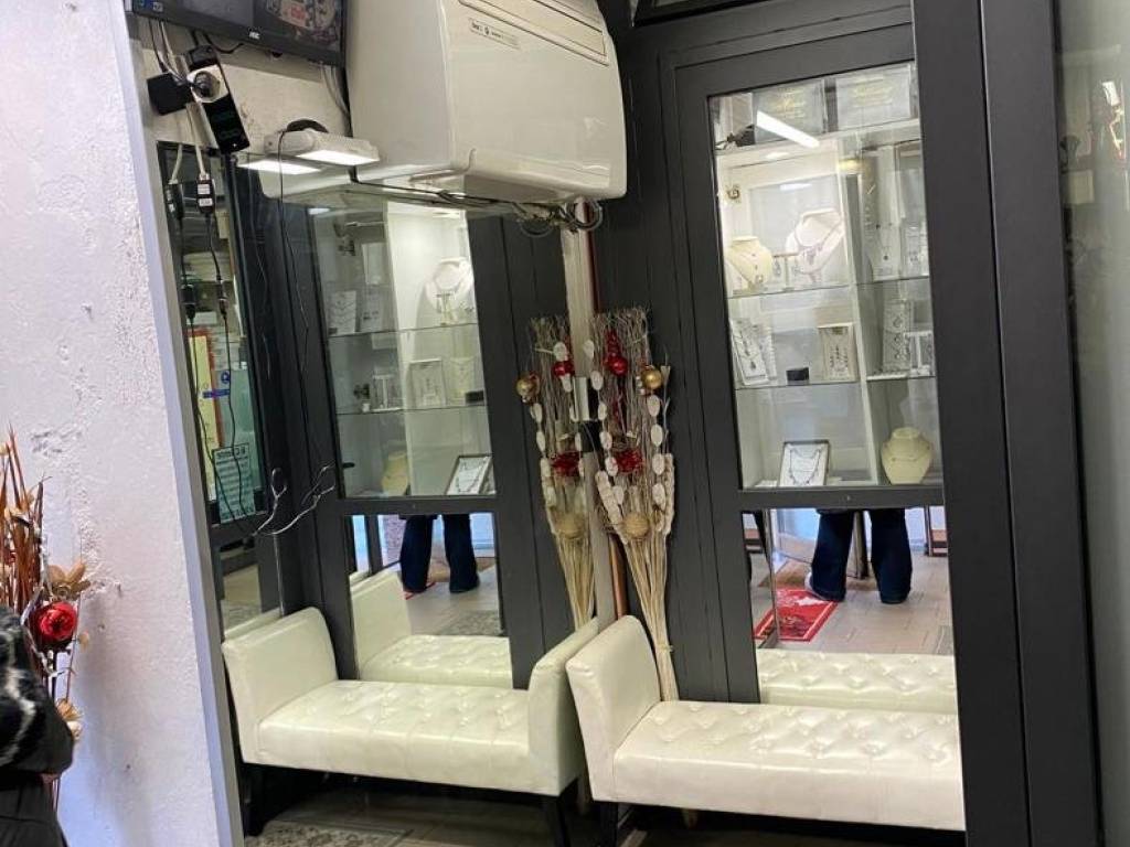 negozio in affitto ad Asti in zona Corso Dante