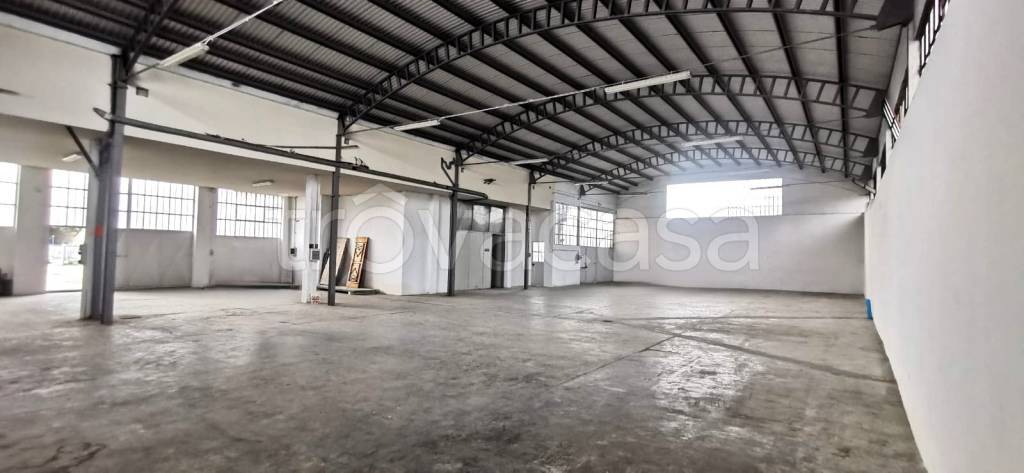 locale commerciale in affitto ad Asti