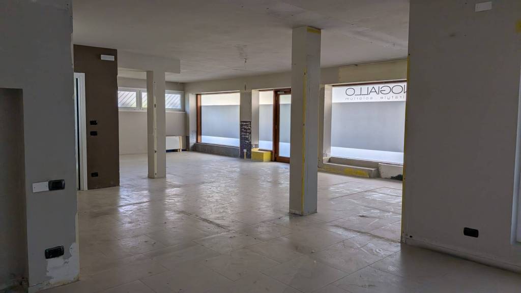 negozio in affitto ad Asti in zona Centro Città