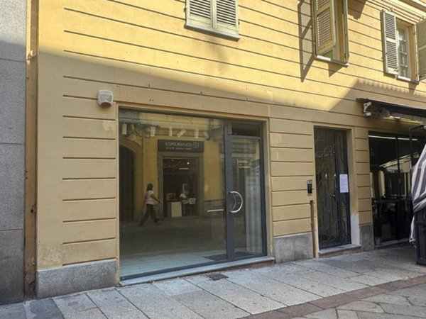 locale commerciale in affitto ad Asti in zona Corso Vittorio Alfieri