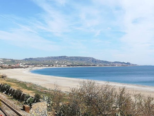 appartamento in affitto a Siderno