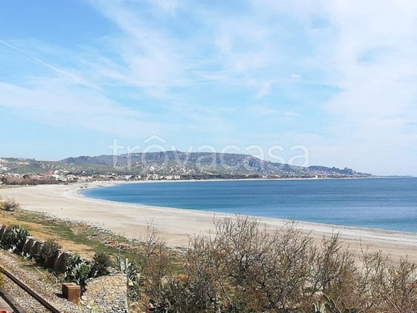 appartamento in affitto a Siderno