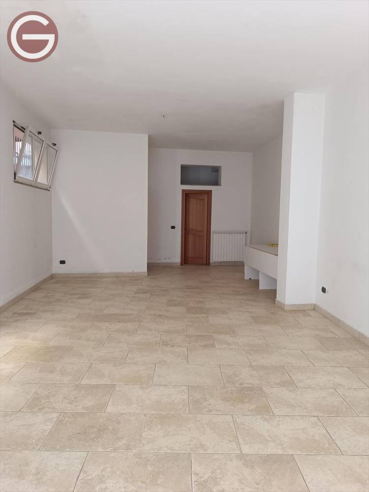 locale commerciale in affitto a Taurianova