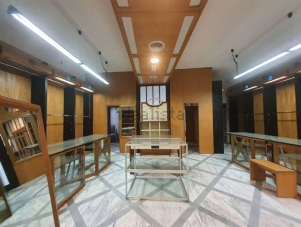 negozio in affitto a Taurianova