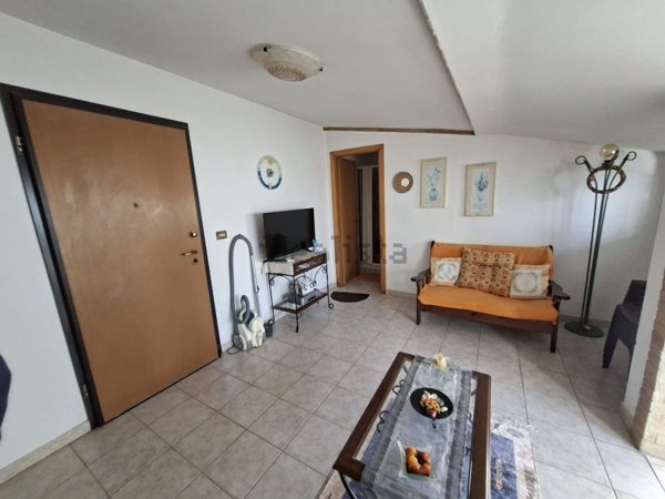 appartamento in affitto a Villa San Giovanni in zona Cannitello