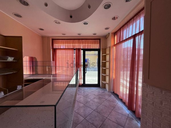 locale commerciale in affitto a Canelli