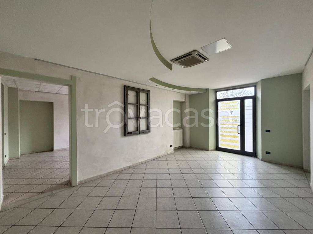 negozio in affitto a Canelli