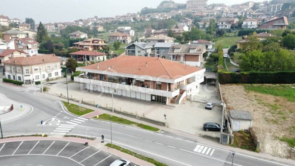 negozio in affitto a Castagnole delle Lanze