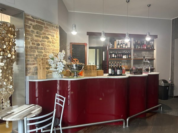 negozio in affitto a Castagnole delle Lanze in zona San Bartolomeo