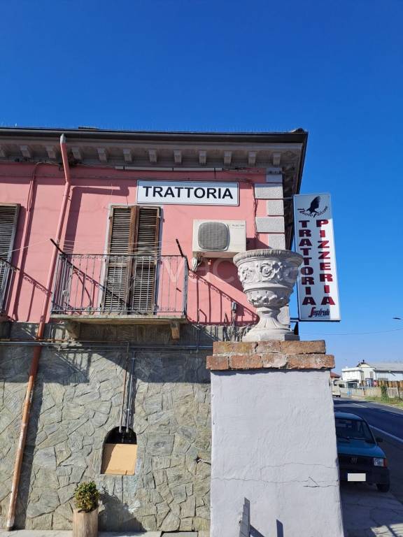 negozio in affitto a Castell'Alfero