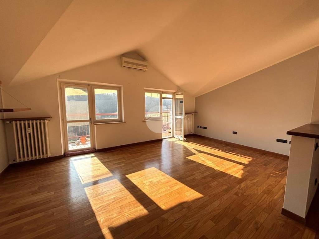 quadrivano in affitto a Castell'Alfero in zona Callianetto