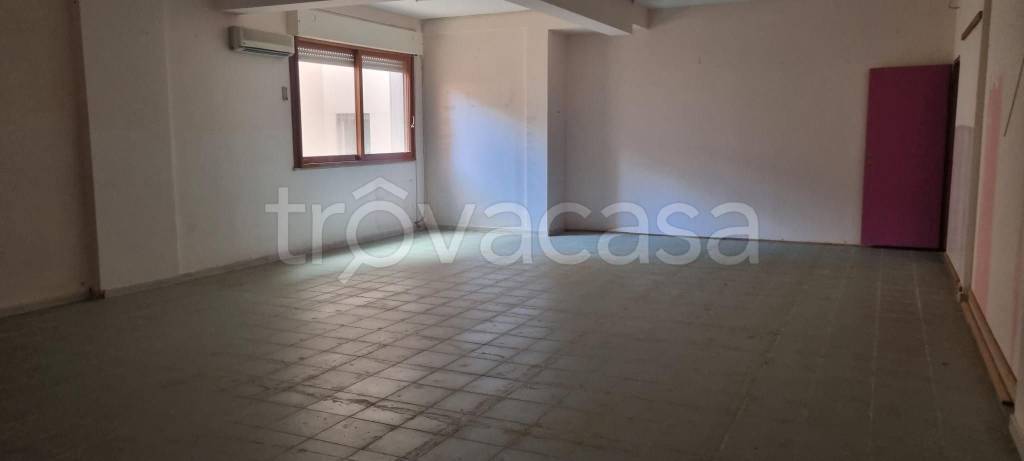 negozio in affitto ad Alcamo