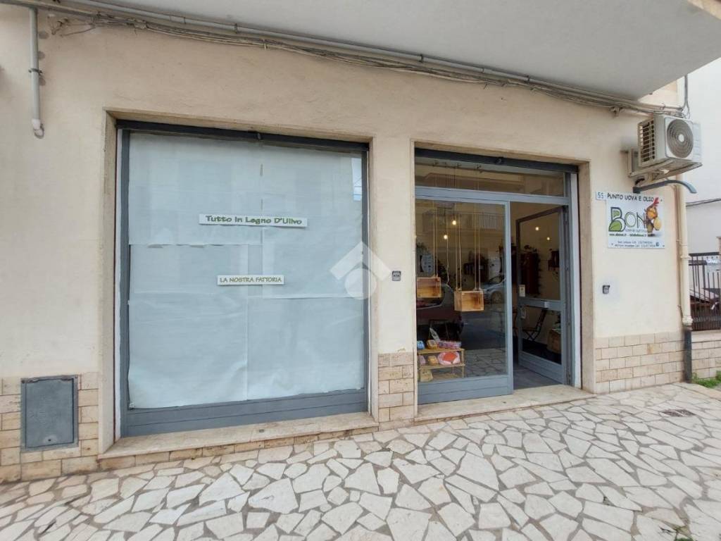 negozio in affitto ad Alcamo