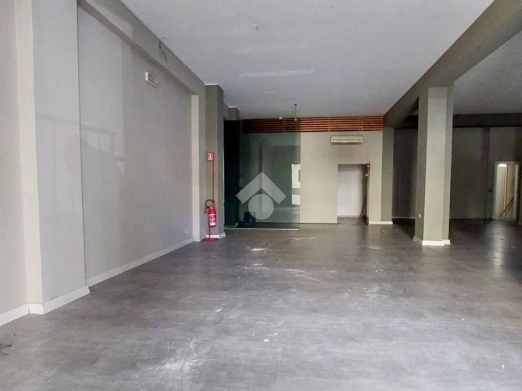 negozio in affitto ad Alcamo