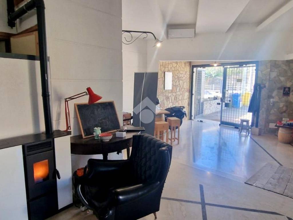negozio in affitto ad Alcamo