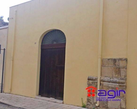 negozio in affitto ad Alcamo