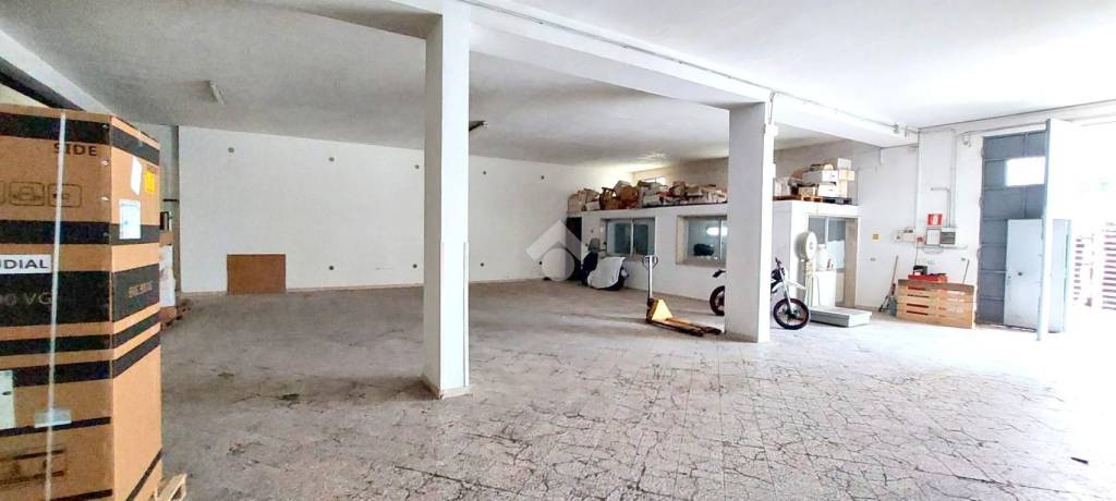 negozio in affitto ad Alcamo