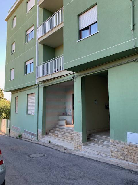 negozio in affitto ad Alcamo