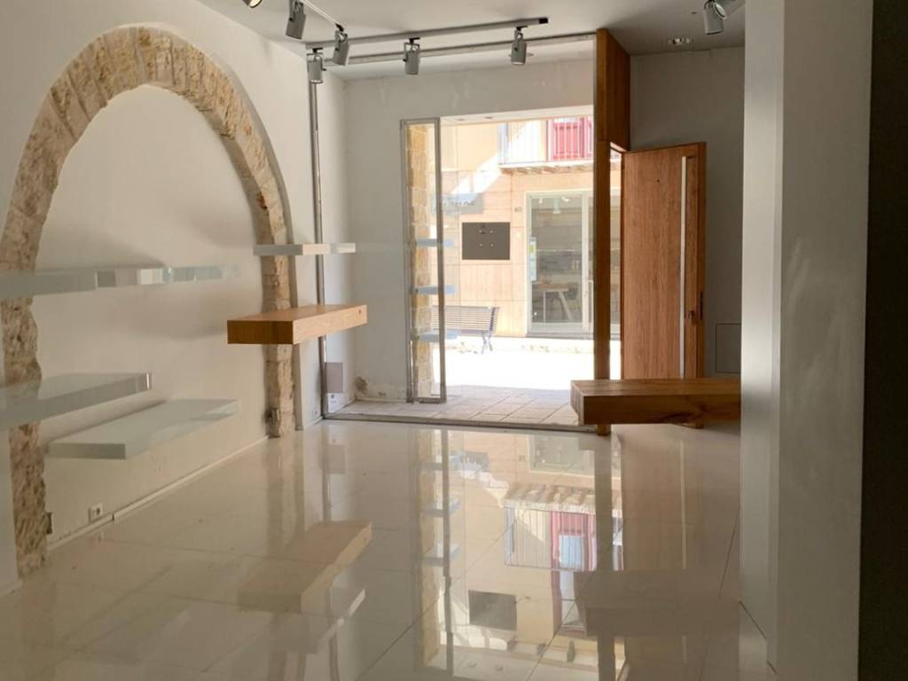 negozio in affitto ad Alcamo in zona Centro Città