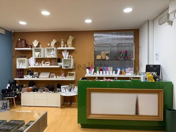 negozio in affitto ad Alcamo