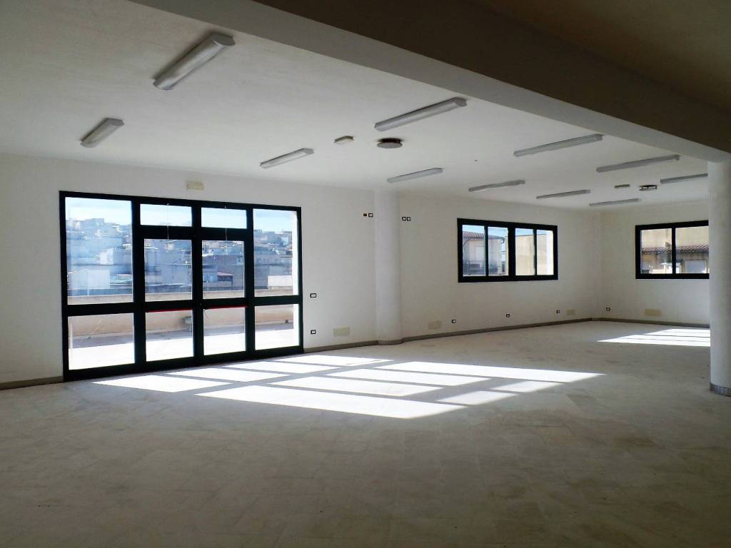 negozio in affitto ad Alcamo