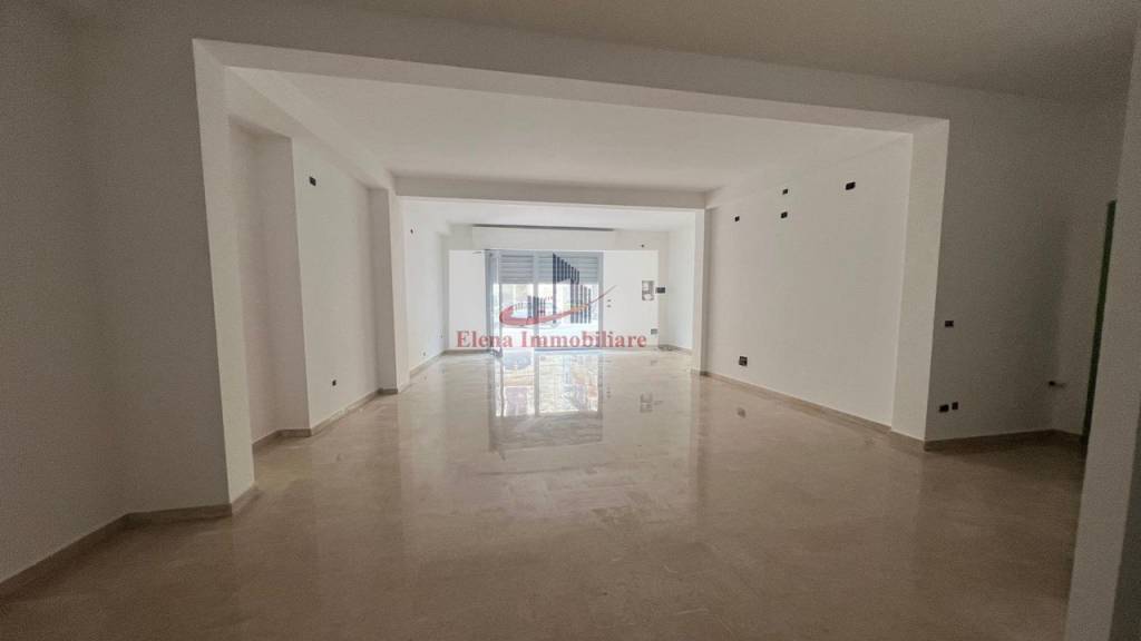 negozio in affitto ad Alcamo in zona Centro Città