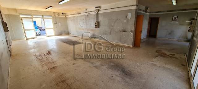 negozio in affitto ad Alcamo