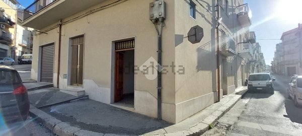 negozio in affitto ad Alcamo