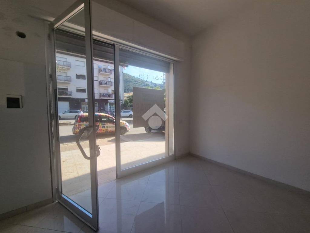 negozio in affitto ad Alcamo