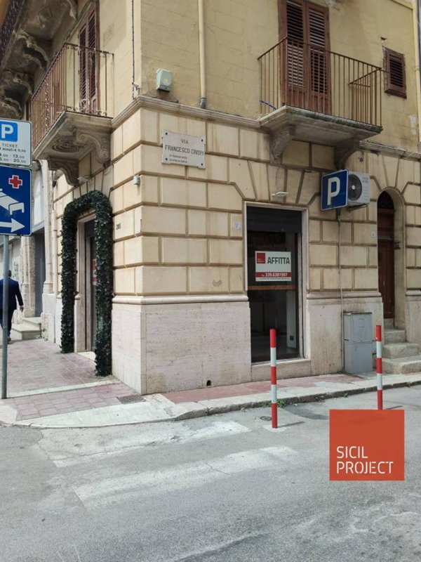 negozio in affitto ad Alcamo in zona Centro Città