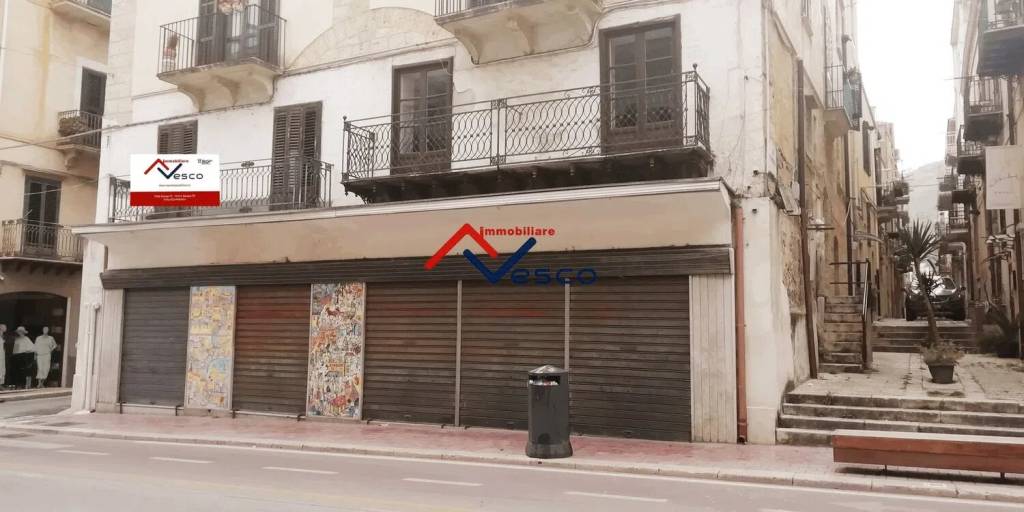 negozio in affitto ad Alcamo in zona Centro Città
