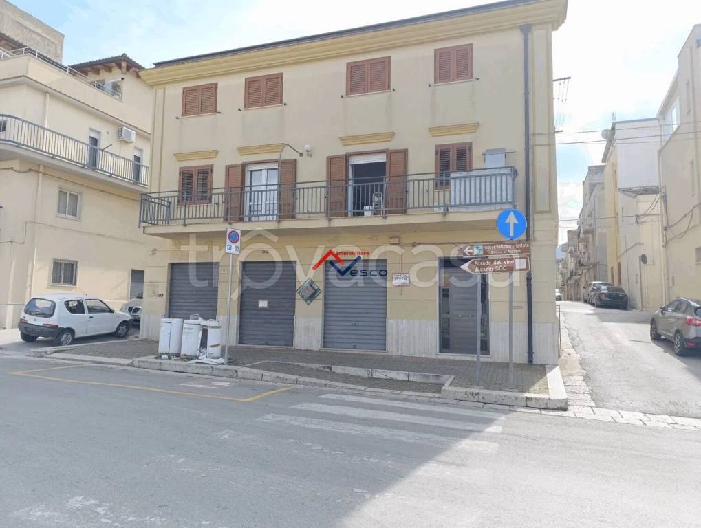 negozio in affitto ad Alcamo