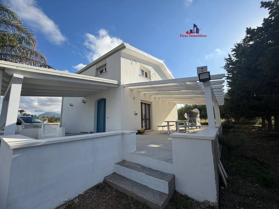 casa indipendente in affitto ad Alcamo in zona Alcamo Marina